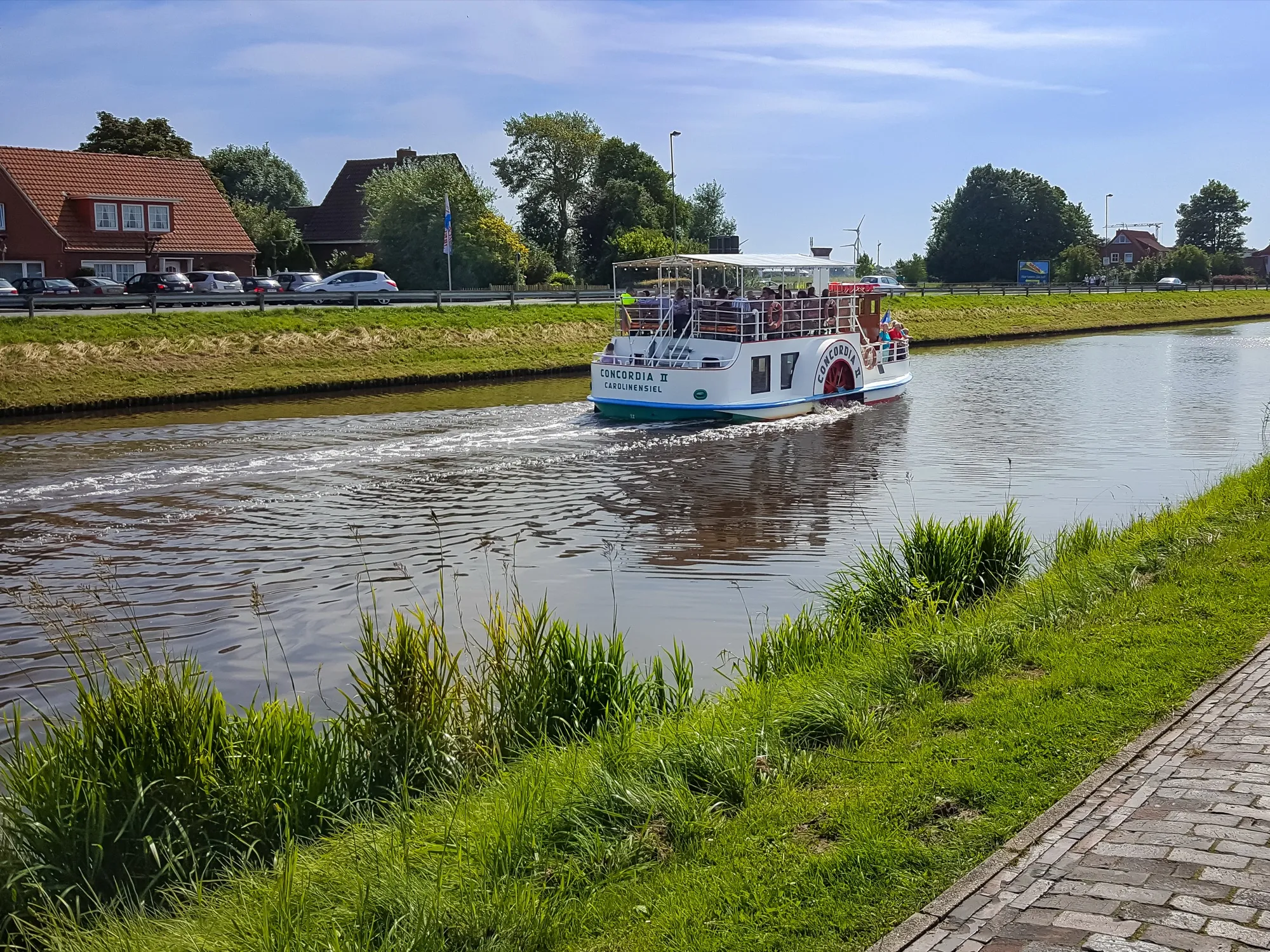 Raddampfer auf dem Fluss Harle