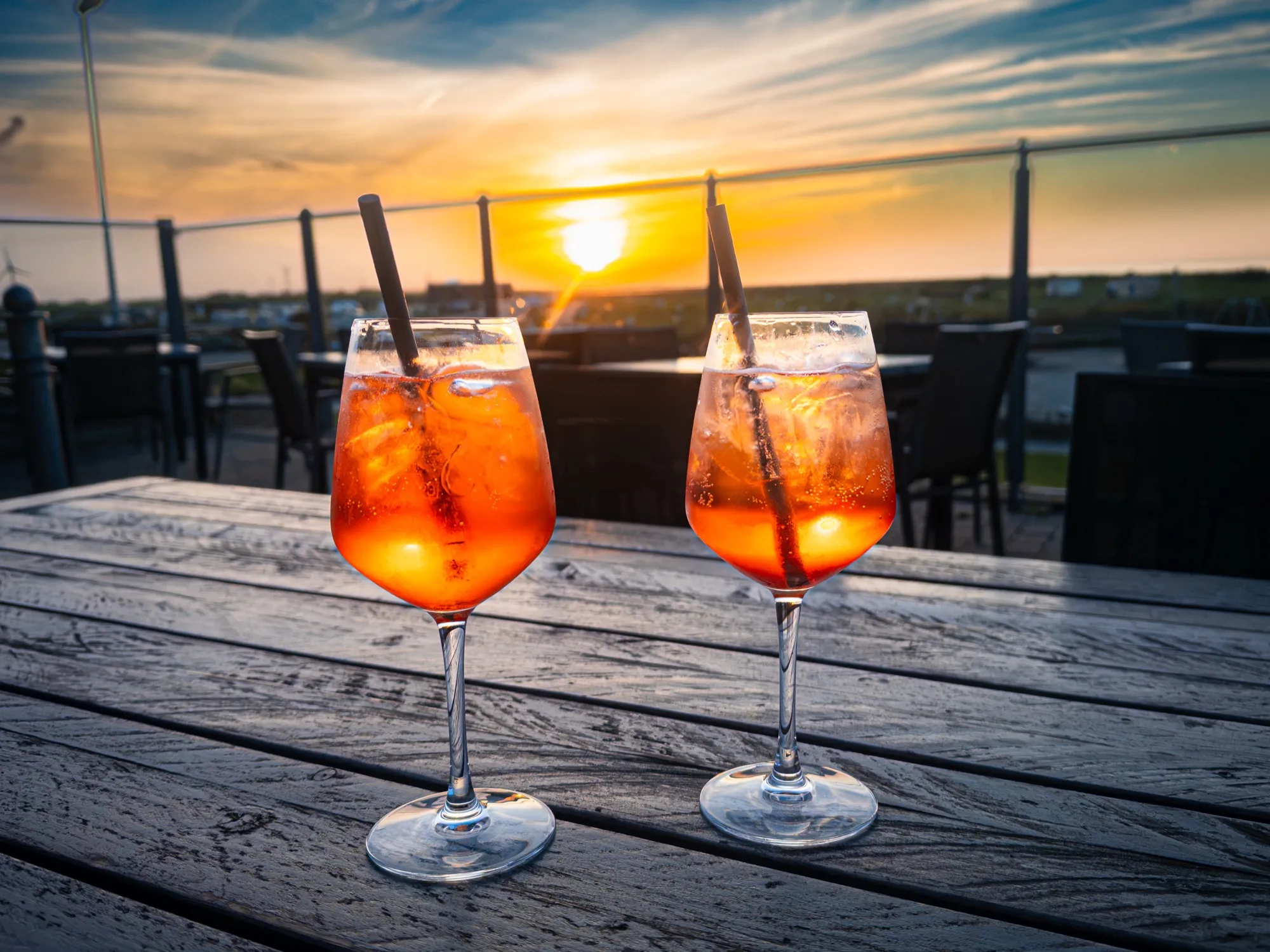 Sonnenuntergang über dem Hafen von Harlesiel